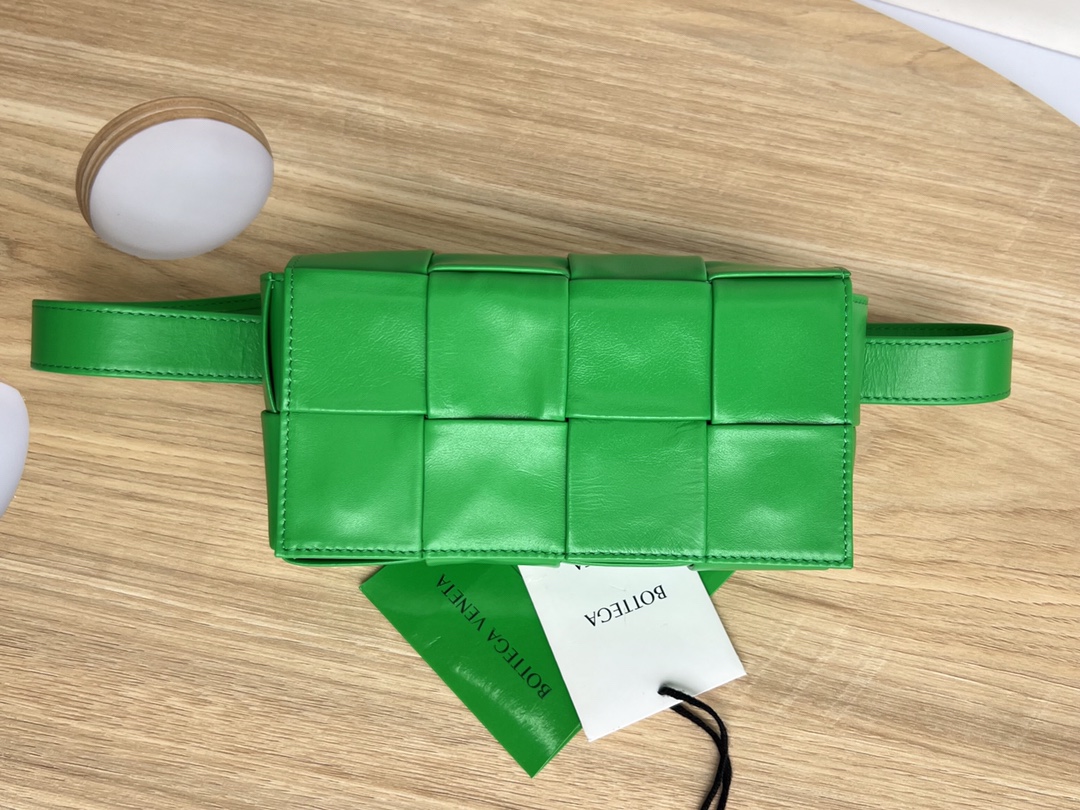 Mini Cassette Intreccio Leather Belt Bag Green